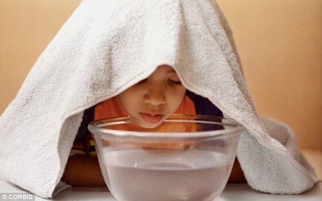 शिशु के बंद नाक में गरम भाप का इस्तेमाल ot water steam to relieve nose congestion in children